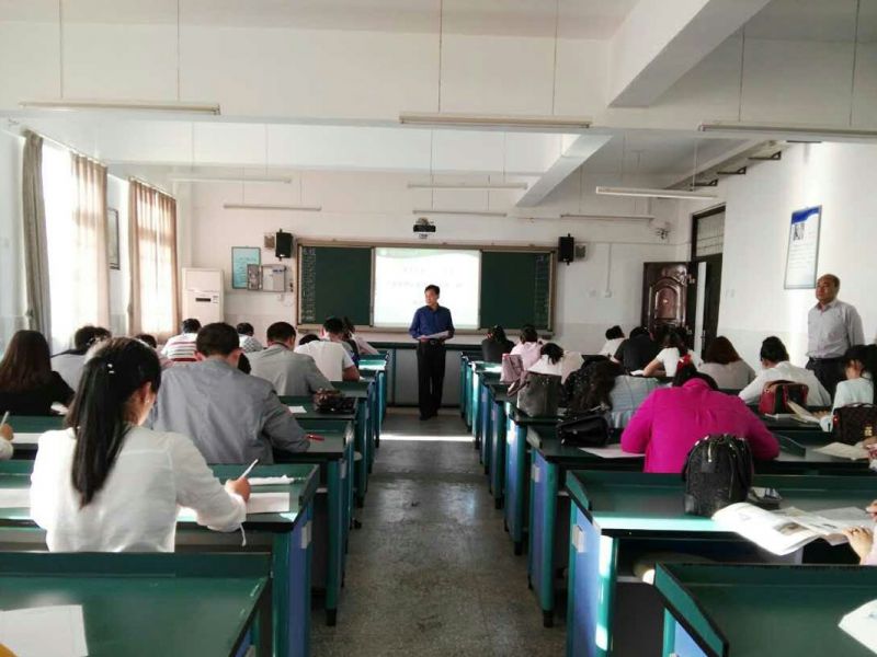 我校首届“教坛新秀”评比活动圆满结束